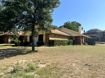 10302 Lone Pine Ln, Fort Worth, Texas 76108, 3 Bedrooms Bedrooms, ,Residential,As-Is Properties,Lone Pine,1,20095704