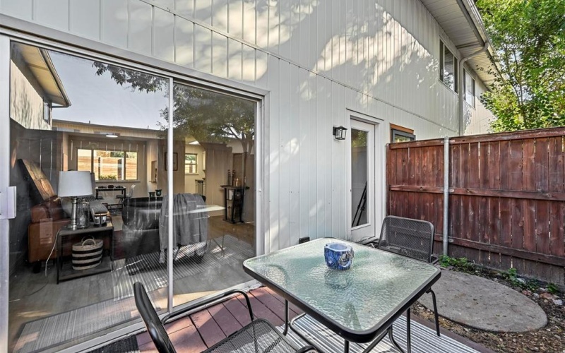 4039 Cole Avenue, Dallas, Texas 75204, 2 Bedrooms Bedrooms, ,1 BathroomBathrooms,Residential,For Sale,Cole,20528761